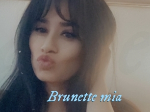 Brunette_mia