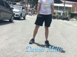 Daniel_Mills