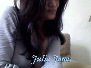 Julia_Jones