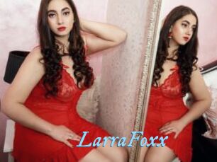 LarraFoxx
