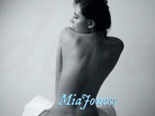MiaJoness