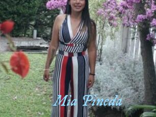 Mia_Pineda