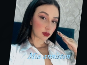 Mia_anniston