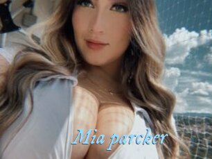 Mia_parcker