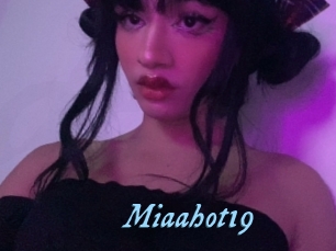 Miaahot19