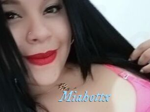 Miahottx