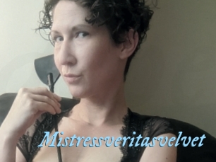mistressveritasvelvet DeriheruI