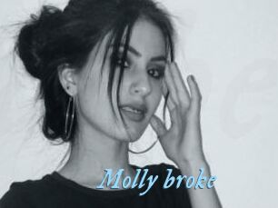 Molly_broke