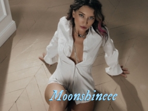 Moonshineee