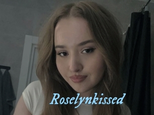 Roselynkissed
