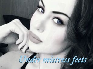 Under_mistress_feets